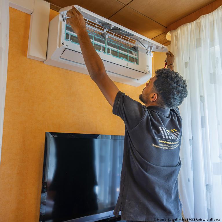 Germany news: Calls to improve heat protection for renters