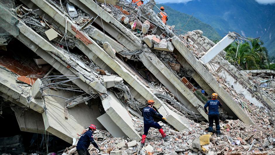 Venezuela: aumentan a 1.719 los fallecidos en terremotos