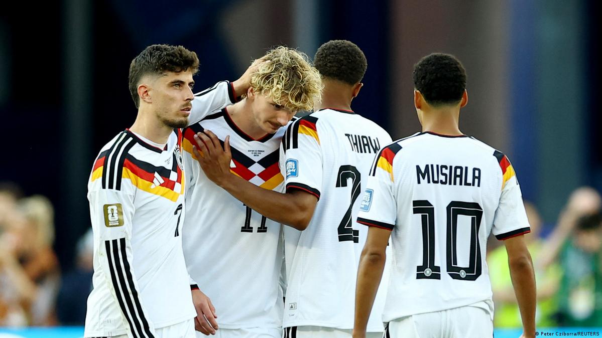 Nick Woltemade is consoled by his teammates after missing in the shootout vs. Paraguay at the 2026 World Cup