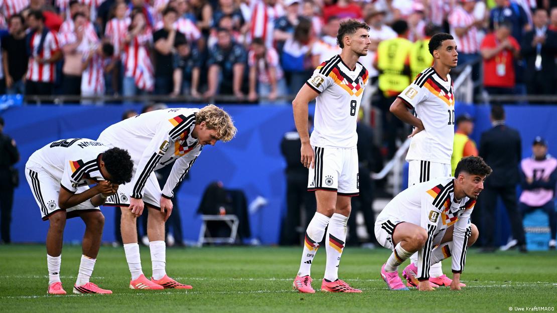 Jugadores de la selección alemana decepcionados.