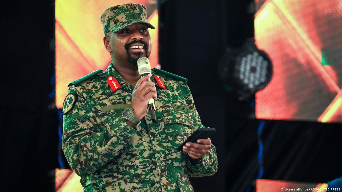 Muhoozi Kainerugaba, fils du président Yoweri Museveni, Muhoozi Kainerugaba, fils du président Yoweri Museveni,