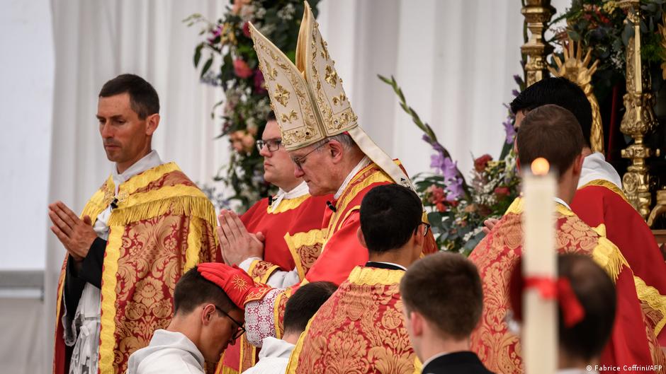 Vatikan Jatuhkan Sanksi Ekskomunikasi Bagi Pembangkang SSPX
