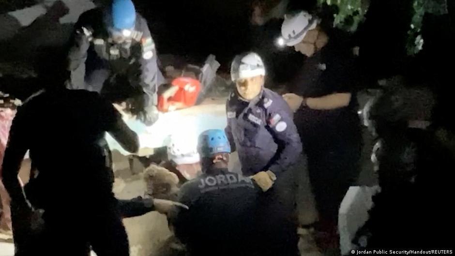Children are rescued in Venezuela six days after the earthquake