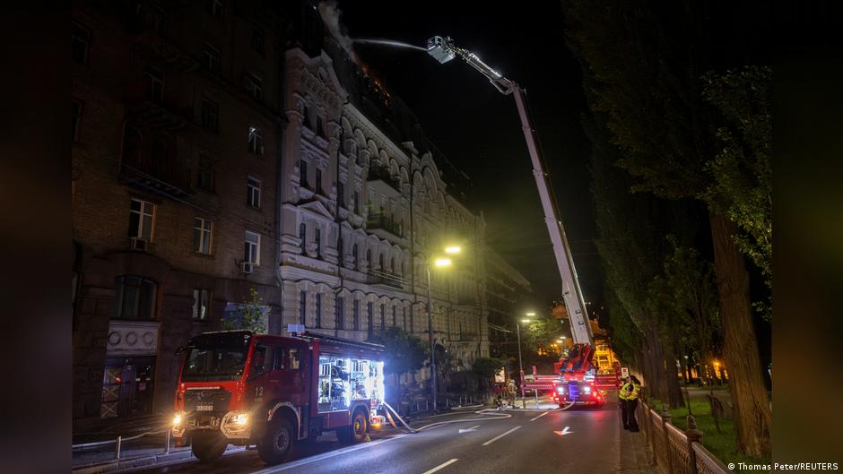 Rosyjskie drony i rakiety uderzyły w Kijów — słychać było liczne eksplozje