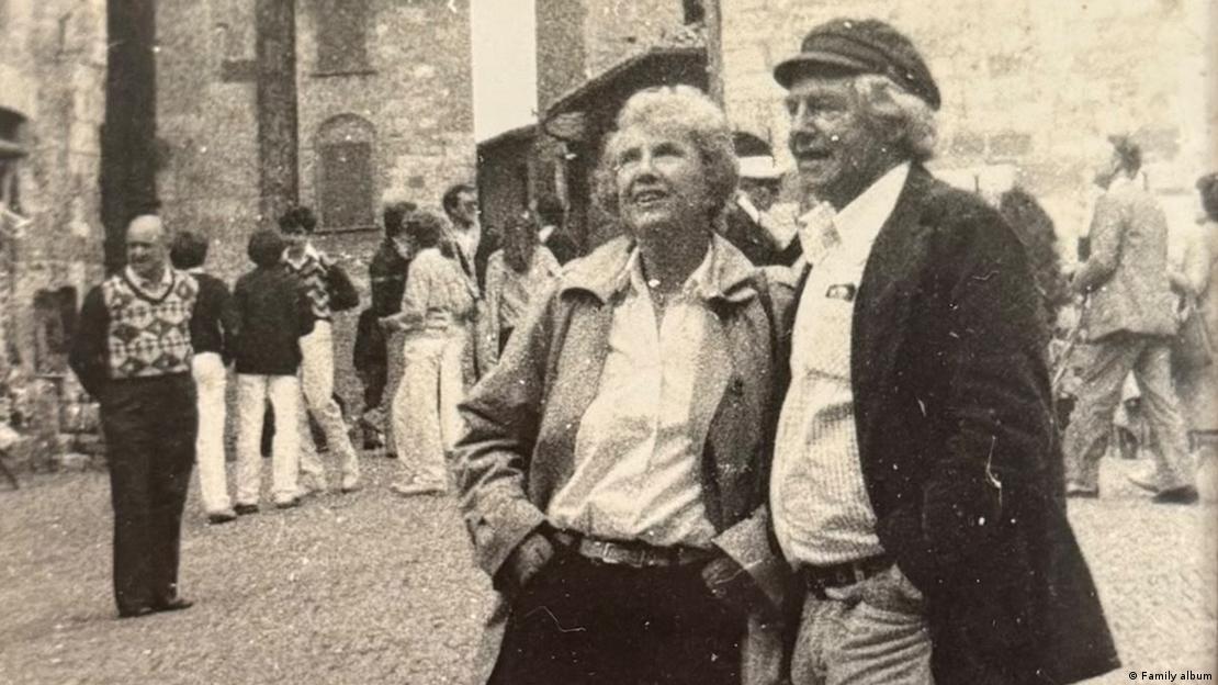 Miriam e Hans Etz durante viagem à Itália nos anos 1960