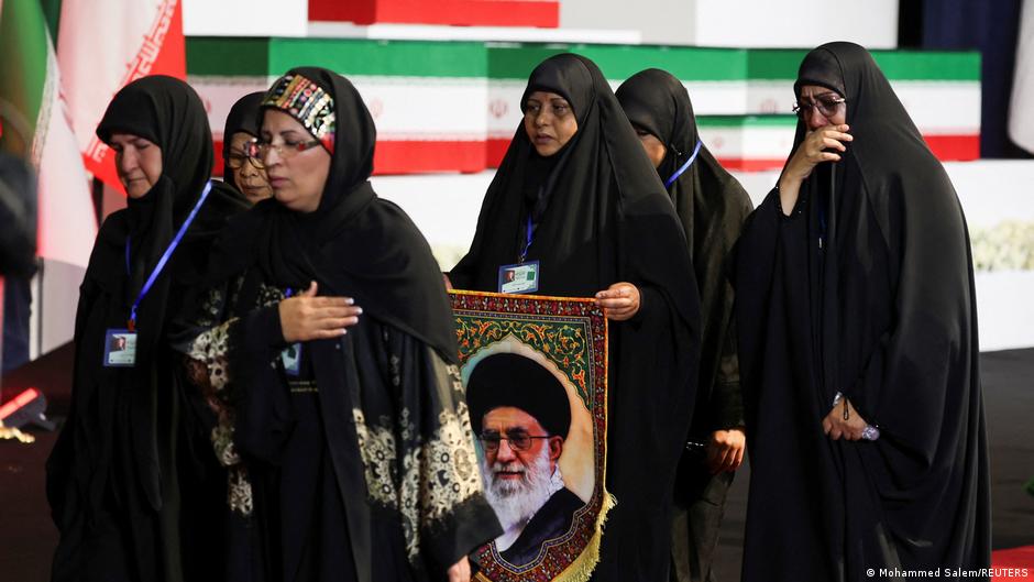 Iran: Dignitaries arrive for Ayatollah Khamenei's funeral
