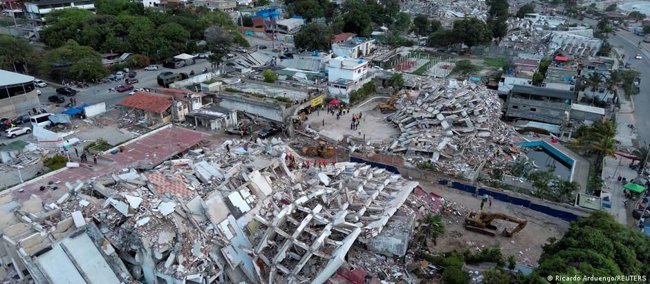 Equipes brasileiras estão em La Guaira, o estado mais devastado pelos terremotos
