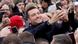 Frankreich Poussay 2025 | Jordan Bardella macht Selfies mit Anhängern auf der Landwirtschaftsmesse Frankreich Poussay 2025 | Jordan Bardella macht Selfies mit Anhängern auf der Landwirtschaftsmesse
