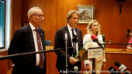 Pressekonferenz in Monaco mit dem stellvertretenden Generalstaatsanwalt Morgan Raymond (M.)