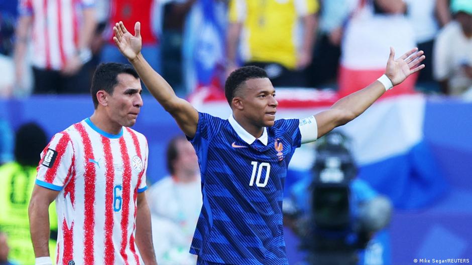 Mbappé rechaza comentarios racistas de senadora paraguaya