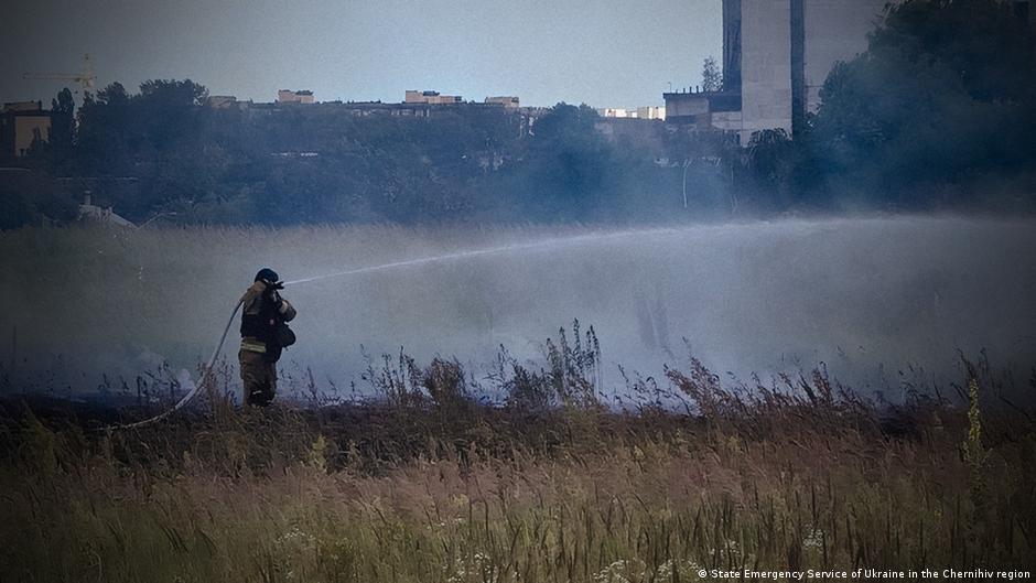 У Павлограді внаслідок удару РФ загорівся ТЦ, 8 поранених