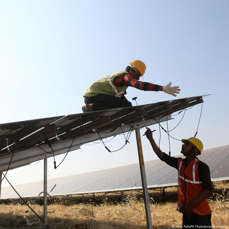 dw.com - Jyoti Thakur - Can India, Europe produce solar energy without China?