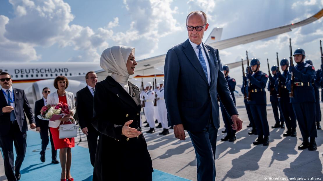 NATO 2026 | Friedrich Merz duke shkuar në takim 