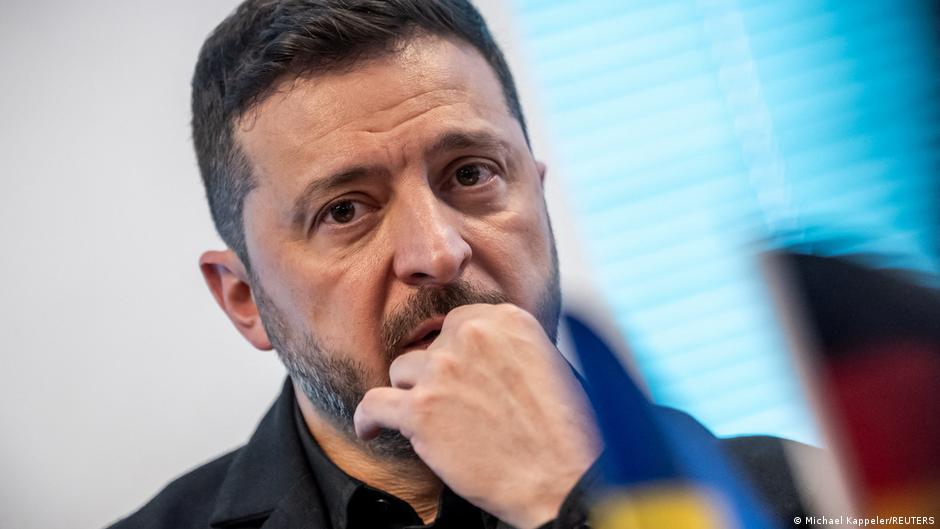 Зеленский анонсировал отставку премьера Украины