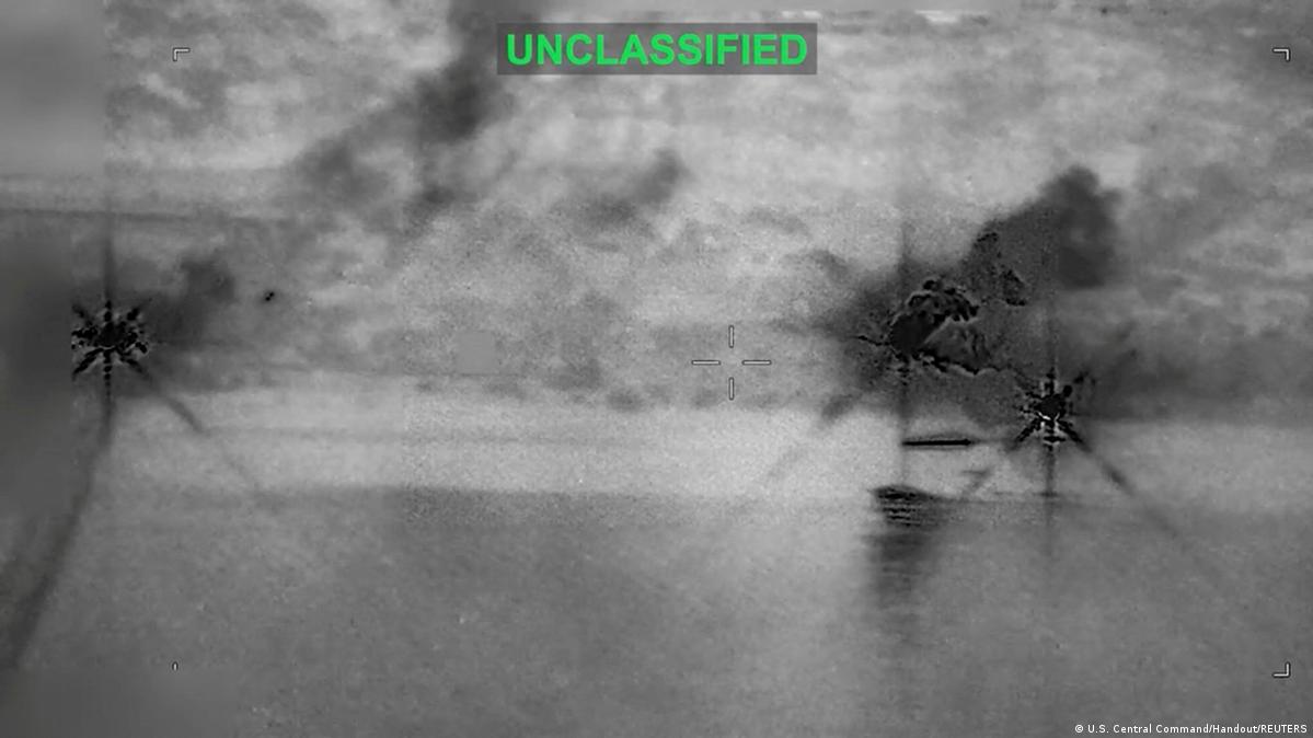 Iran 2026 | US-Luftangriffe nach Angriffen auf Tanker in der Straße von Hormus 美军称,发动空袭是为了削弱伊朗“威胁霍尔木兹海峡航行自由”的能力;伊朗则指,其有权管理该海峡通航。