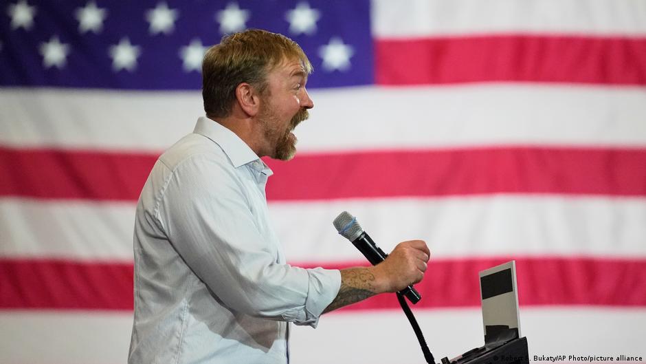 US midterms: Democrat exits key Senate race after rape claim