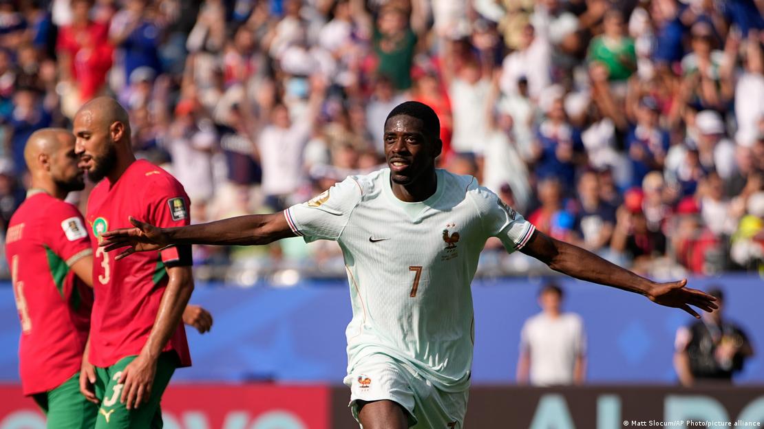 Ousmane Dembélé celebrates his goal