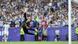 El portero suizo n.º 01, Gregor Kobel, se lanza pero no logra detener un gol anotado por el delantero argentino Julián Álvarez (fuera de cuadro), durante el partido de cuartos de final en el Kansas City Stadium. (11.07.2026)