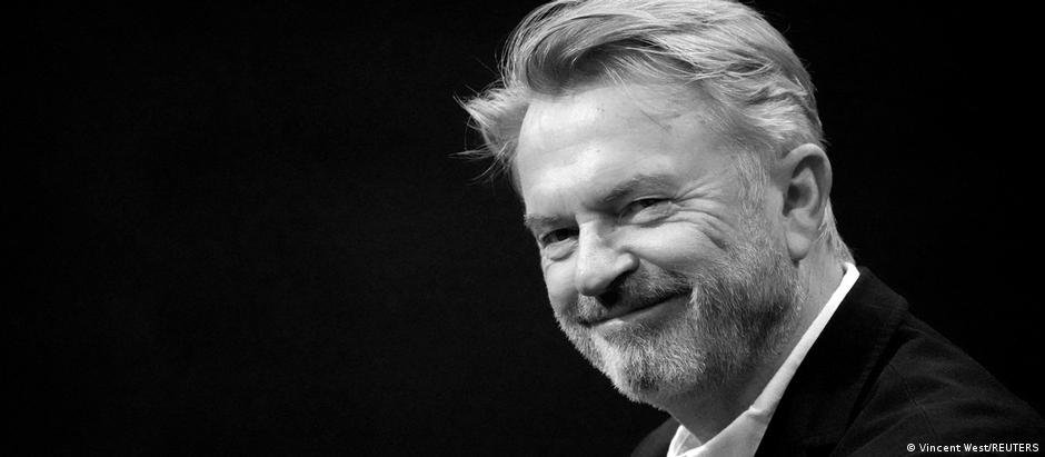 A família afirmou que a morte foi "repentina e inesperada" e destacou que o ator Sam Neill "estava livre de um câncer".