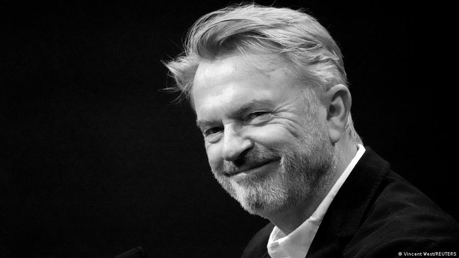 Sam Neill: El Inesperado Adiós a una Leyenda de 'Parque Jurásico' que Cautivó al Mundo y a la Diáspora Dominicana