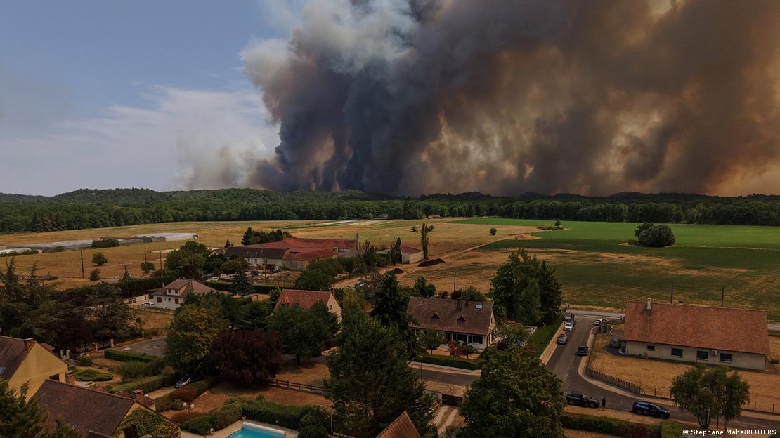 Incêndio na floresta histórica de Fontainebleau em 2026