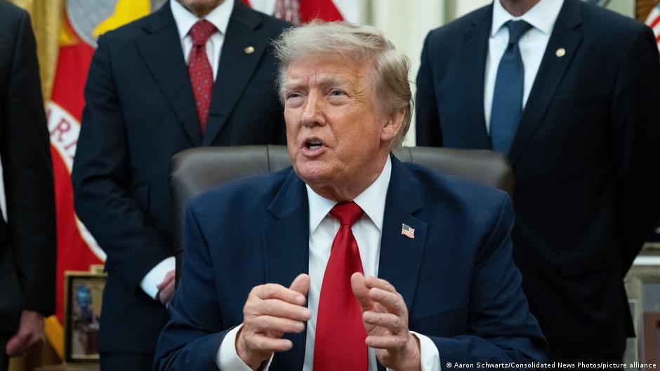 Trump: Ataques ao Irão continuarão até que “eu diga que é suficiente”
