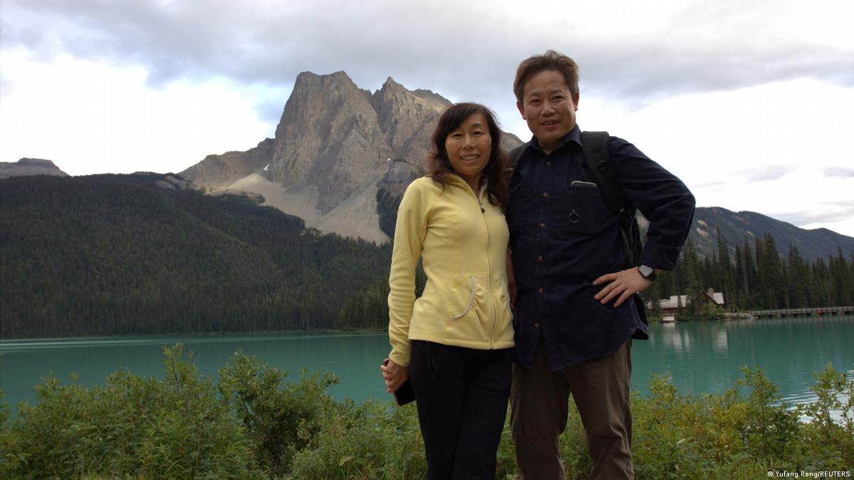 图右为Youlin Chen,左为其妻子Yufang Rong 。