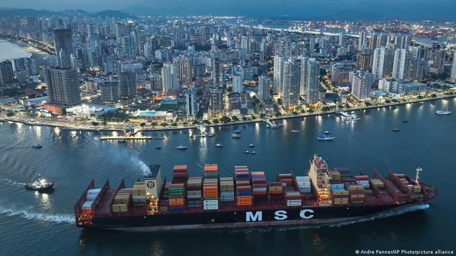 Gobierno de Trump anuncia nuevo arancel del 25% a productos brasileños