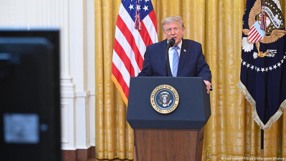 Trump eleva el tono: Irán enfrentará una respuesta 'múltiple' tras la muerte de militares de EE.UU.