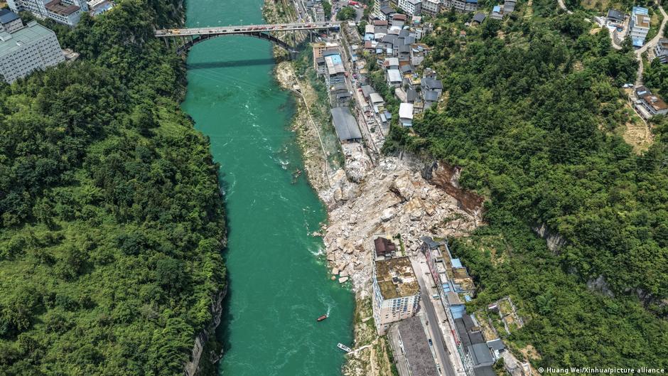 China: Landslide buries buildings, traps people in southwest