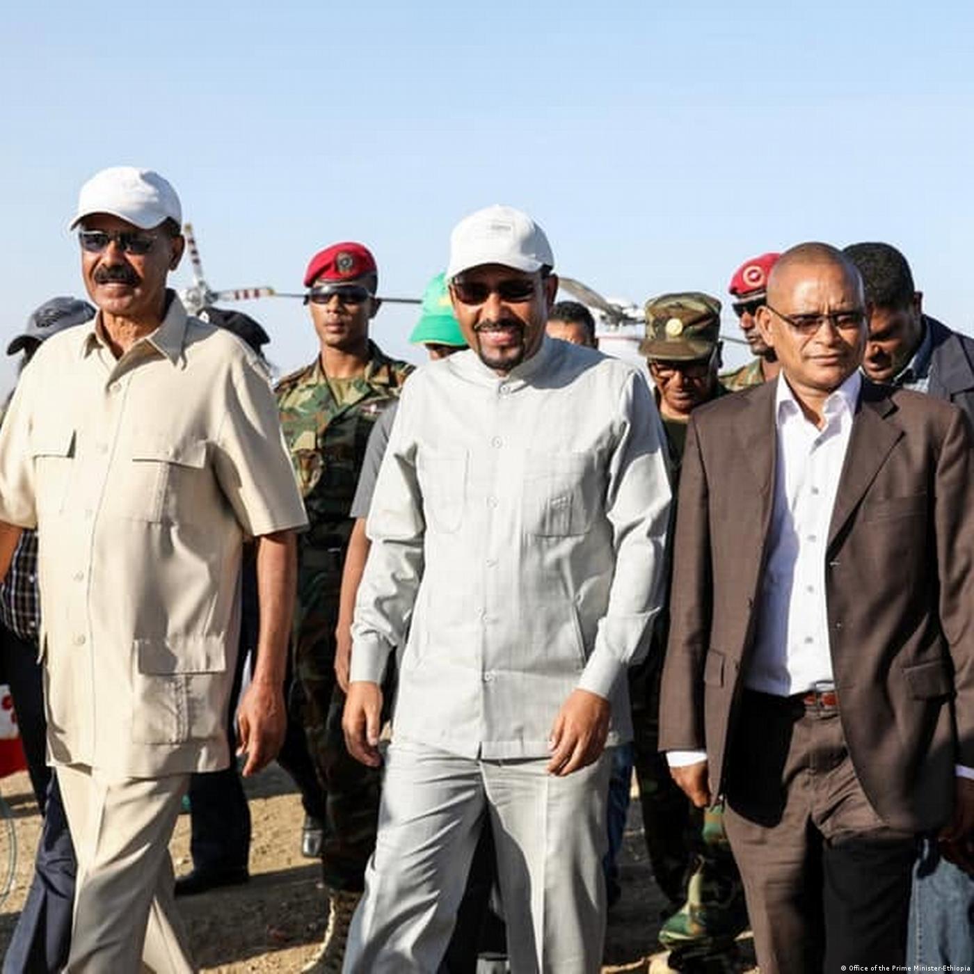 ዉይይት፣ የአዲስ አበባ፣ የመቀሌና የአስመራ መሪዎች ዉዝግብ ንሯል፤ቀጥሎስ? ጦርነት ወይስ ሰላም? episode artwork