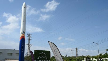 Ein Modell der Rakete Vikram-1, ausgestellt am Firmensitz von Skyroot Aerospace in Hyderabad, Indien (Foto vom 7. Juli 2026)