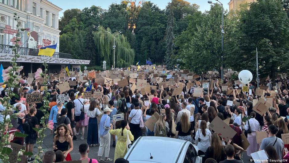 Нові вимоги: кияни четвертий день мітингують за Федорова та права бійців