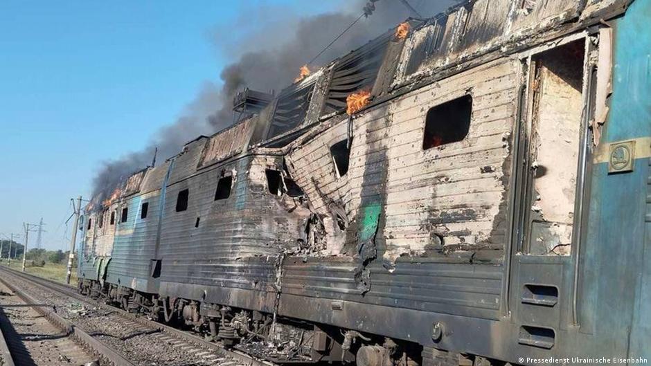 Війська РФ вдарили по електричці на Харківщині: 2 людей загинули