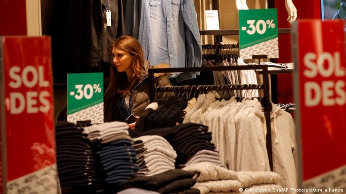 Agência Europeia de Meio Ambiente estima que entre 4% e 9% dos produtos têxteis não vendidos são destruídos todos os anos