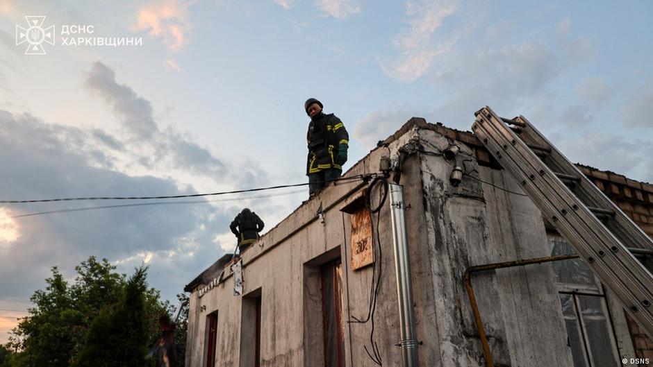 Ataques mutuos entre Ucrania y Rusia dejan al menos 14 muertos