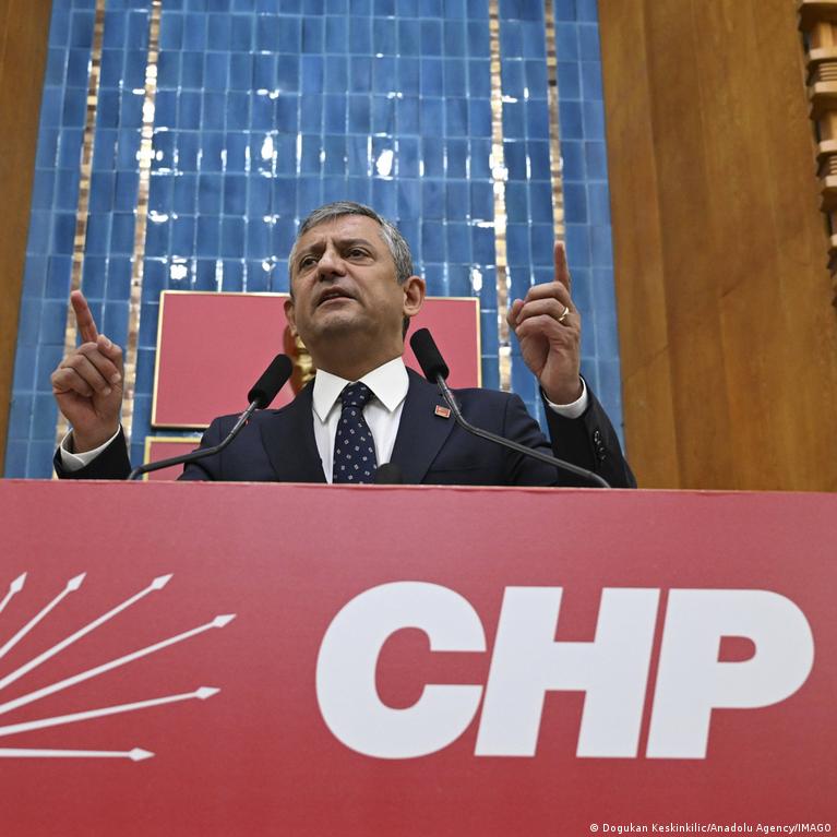 Ousted Turkey opposition leader plans to create a new party