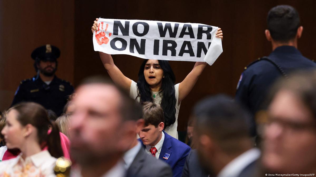 USA Washington D.C. 2026 | Antikriegsproteste bei Senatsanhörung zu Militärausgaben 参议院拨款委员会听证会期间,多名抗议者数次打断会议