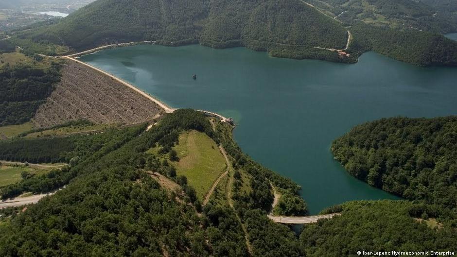 Kosovë  BE reagon për rrënimin e vilave në Ujman
