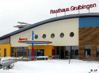 德国小城格雷宾根（Gruibingen）的高速公路服务站是欧洲第一座以风水原理而修建的休息场所