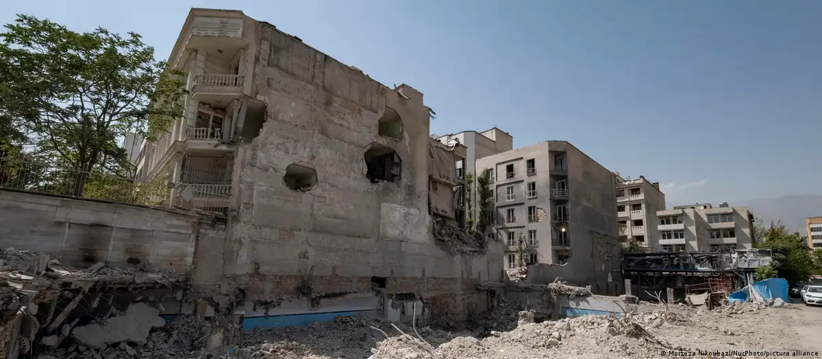 US threatens 'major military punishment' for Houthi attacks