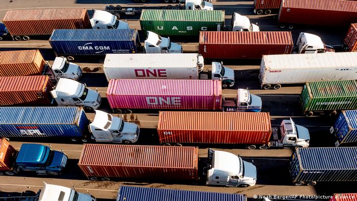 Apesar de vários abalos, o volume do comércio global continuou a crescer