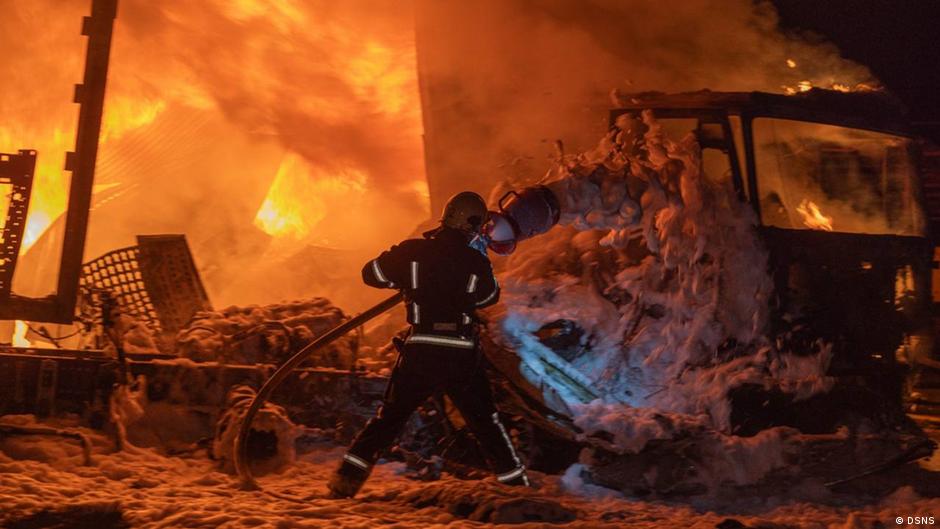 Удар армії РФ по "Новій пошті" у Сумах: загинули троє водіїв
