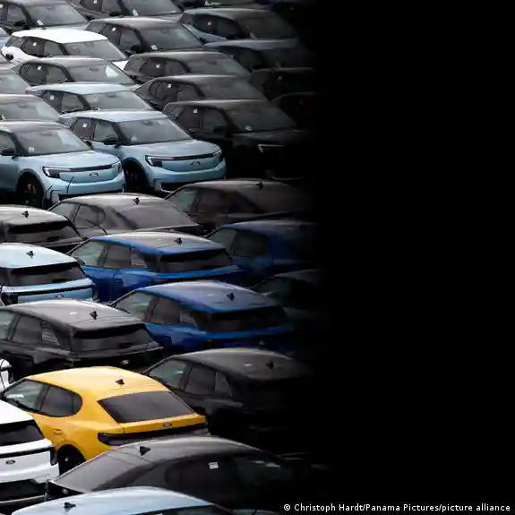 Industry hemorrhaging 15,000 jobs a month