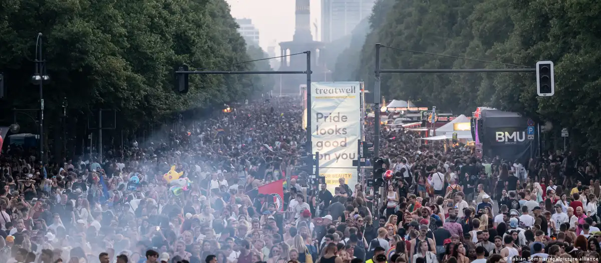 Berlin cancels CSD Pride parade after police incident