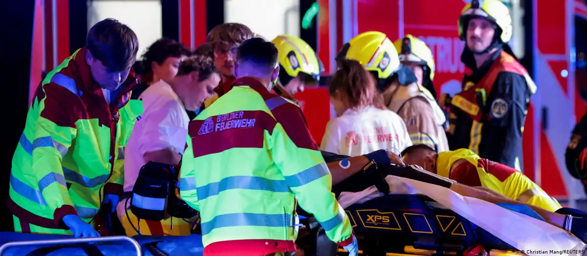 1 dead, 15 injured after vehicle drives into Berlin Pride CSD event