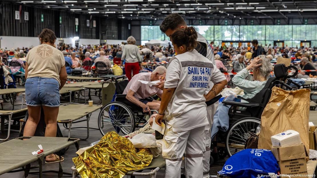 Evakuierte finden Schutz im Bordeaux Exhibition Centre Parc des Expositions