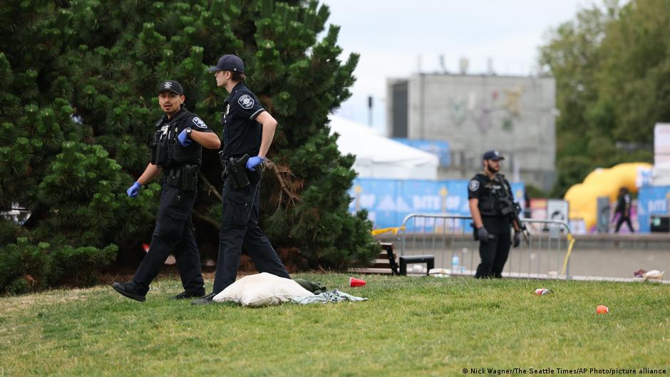 Tragedia en Seattle: Tiroteo en Festival Turístico Deja Múltiples Víctimas y Reabre Debate sobre Violencia Armada
