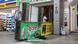 letrero comercial desplomado