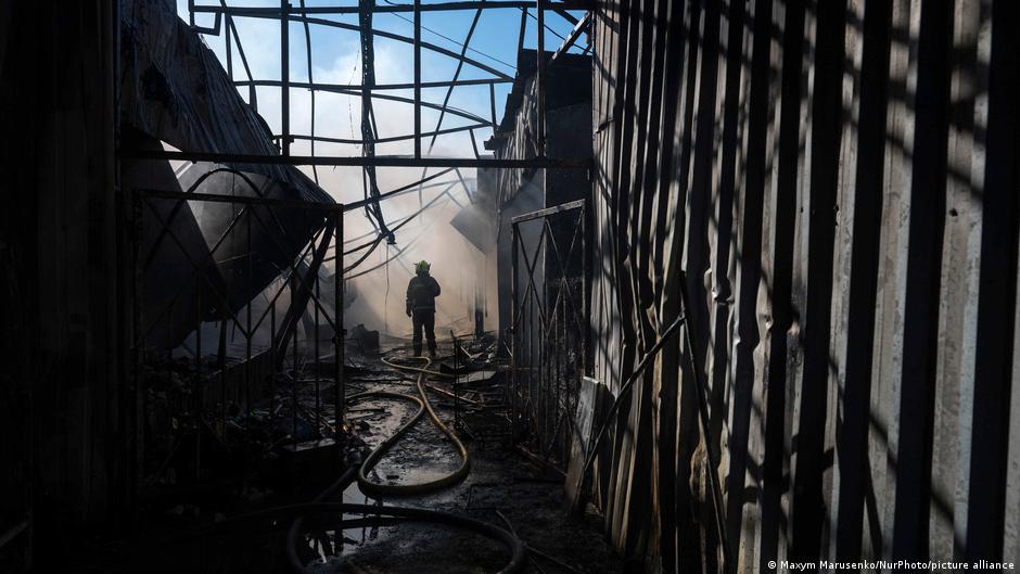 Ukraine: Russia hits Kyiv with deadly missile strikes